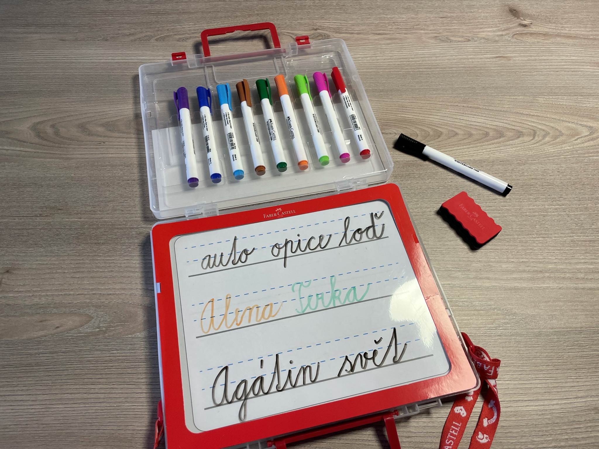 Sada popisovačů Faber-Castell Slim Whiteboard Marker v kufříku