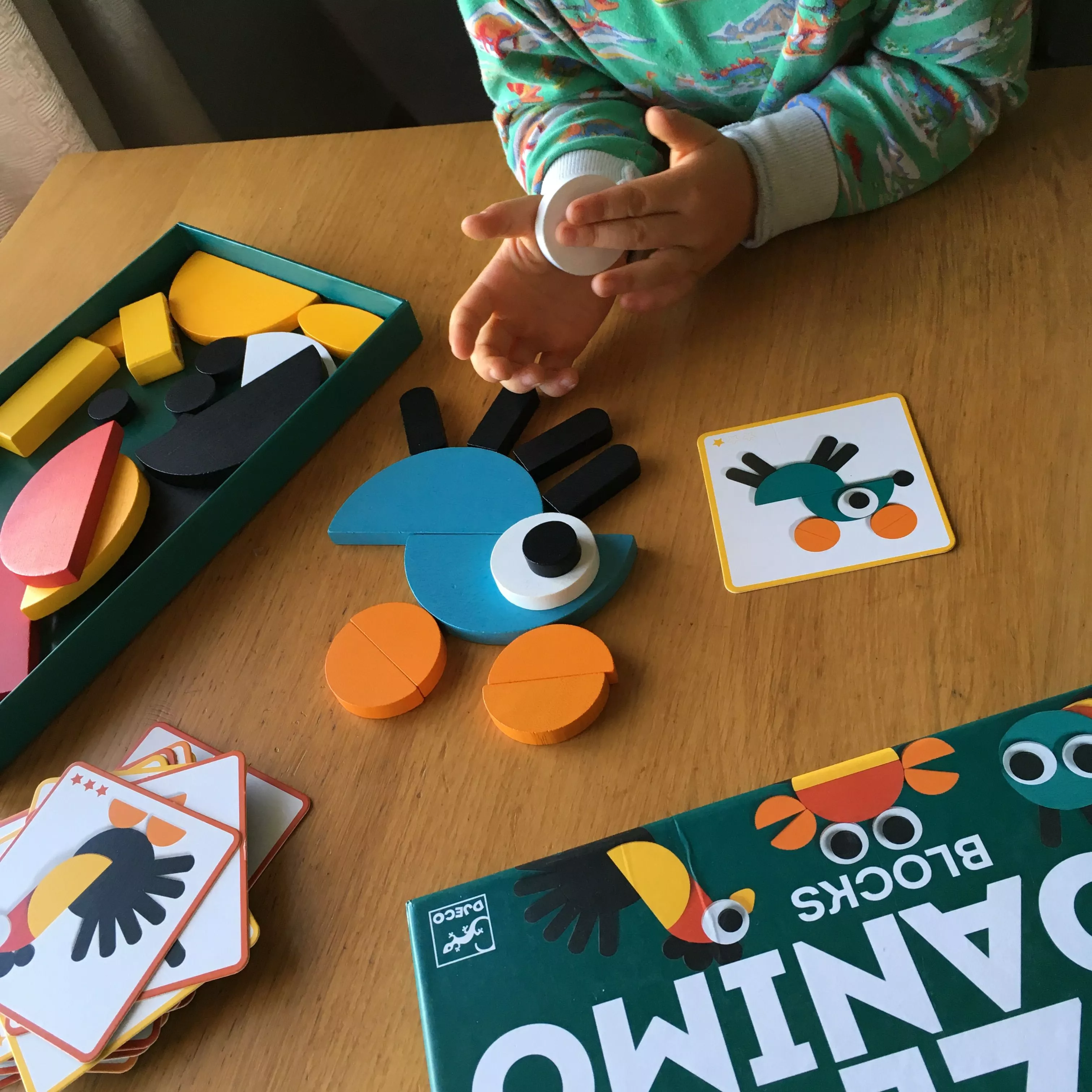 Tip na hry a hračky pro děti od 2 let: Geometrické tvary - skládačka